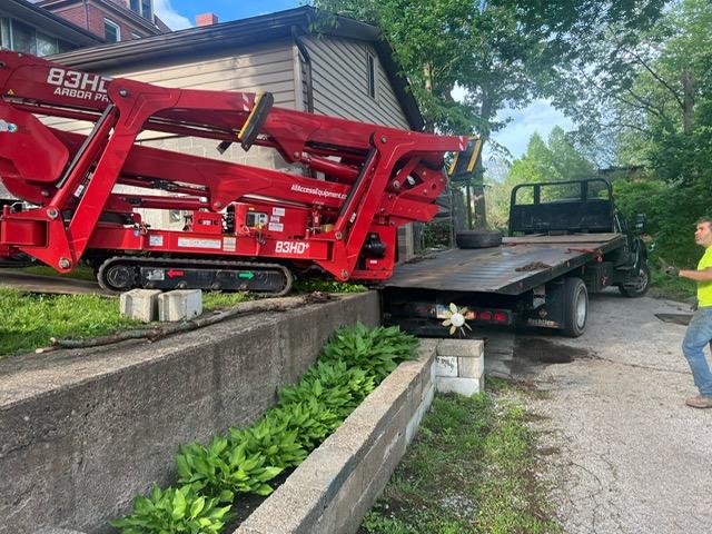 Tree Work in Tight Spaces? Use a Spider Lift